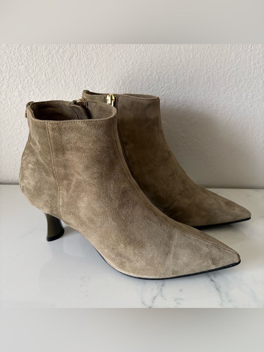 Ayelet Robin Olive Suede Pointed Toe Side Zip Ankle Bootie Women 7.5